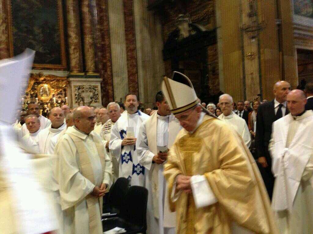 Francis-at-the-Gesu-2013