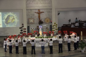 GX. Thiên Thần: Dâng Hoa Kính Đức Mẹ 2016 GX. Thiên Thần: Dâng Hoa Kính Đức Mẹ 2016