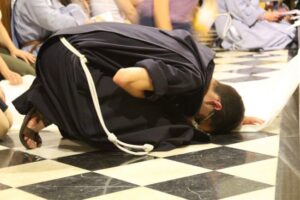 Bước đường "chênh vênh" theo Chúa Bước đường "chênh vênh" theo Chúa