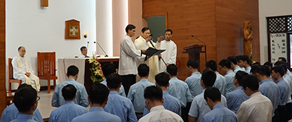 Thánh lễ nhắc lại lời khấn và trao tác vụngoại thường Thánh lễ nhắc lại lời khấn và trao tác vụngoại thường