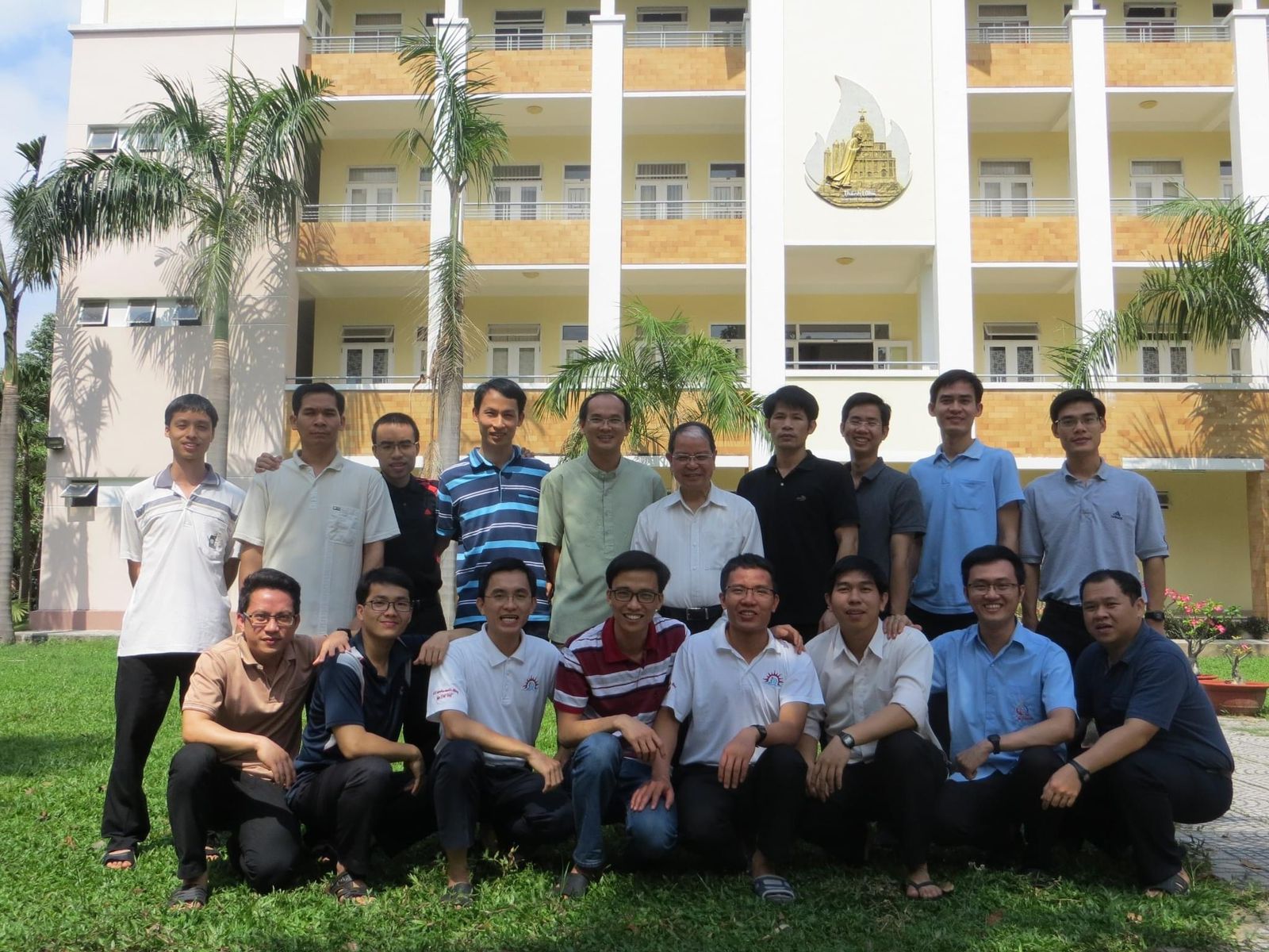 Kính Tiễn Cha Giáo Giuse Vũ Kim Chính, SJ - Vị Khách Hành Hương Kính Tiễn Cha Giáo Giuse Vũ Kim Chính, SJ - Vị Khách Hành Hương