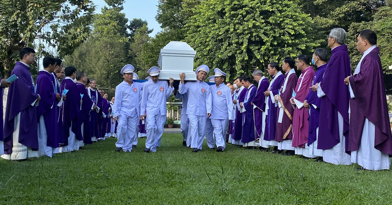 Thánh Lễ An Táng Cha Cố Giuse Vũ Kim Chính, SJ Thánh Lễ An Táng Cha Cố Giuse Vũ Kim Chính, SJ