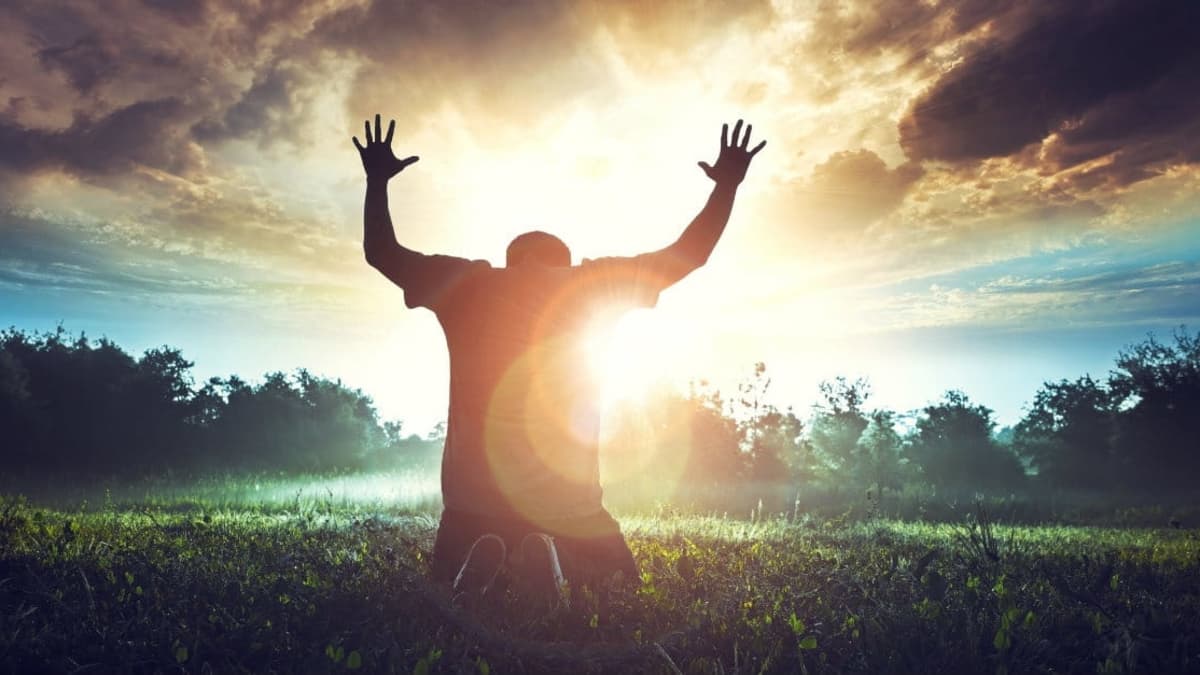 Con người là tinh thần trong thế giới Con người là tinh thần trong thế giới