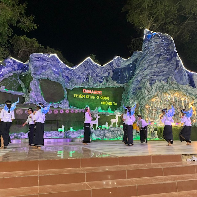 Chúa Giáng Sinh mở ra những nẻo đường về Chúa Giáng Sinh mở ra những nẻo đường về