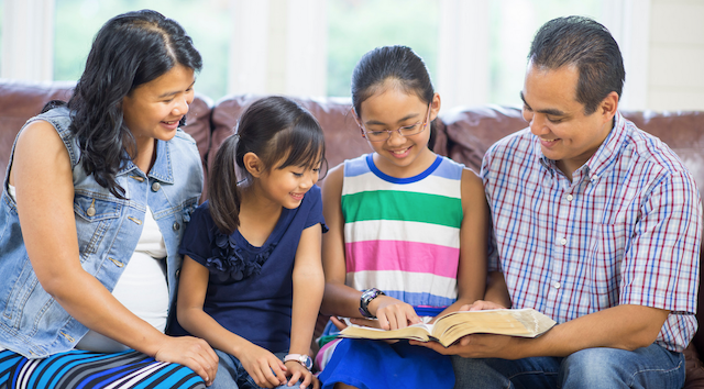 Làm thế nào để giúp con cái chúng ta tìm thấy ơn gọi của chúng Làm thế nào để giúp con cái chúng ta tìm thấy ơn gọi của chúng
