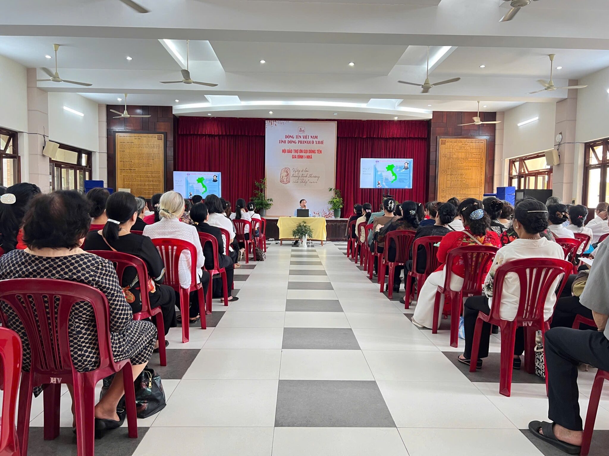 Hội Bảo Trợ Ơn Gọi Dòng Tên- Gia Đình I-nhã mừng lễ Thánh Tổ phụ I-nhã Hội Bảo Trợ Ơn Gọi Dòng Tên- Gia Đình I-nhã mừng lễ Thánh Tổ phụ I-nhã