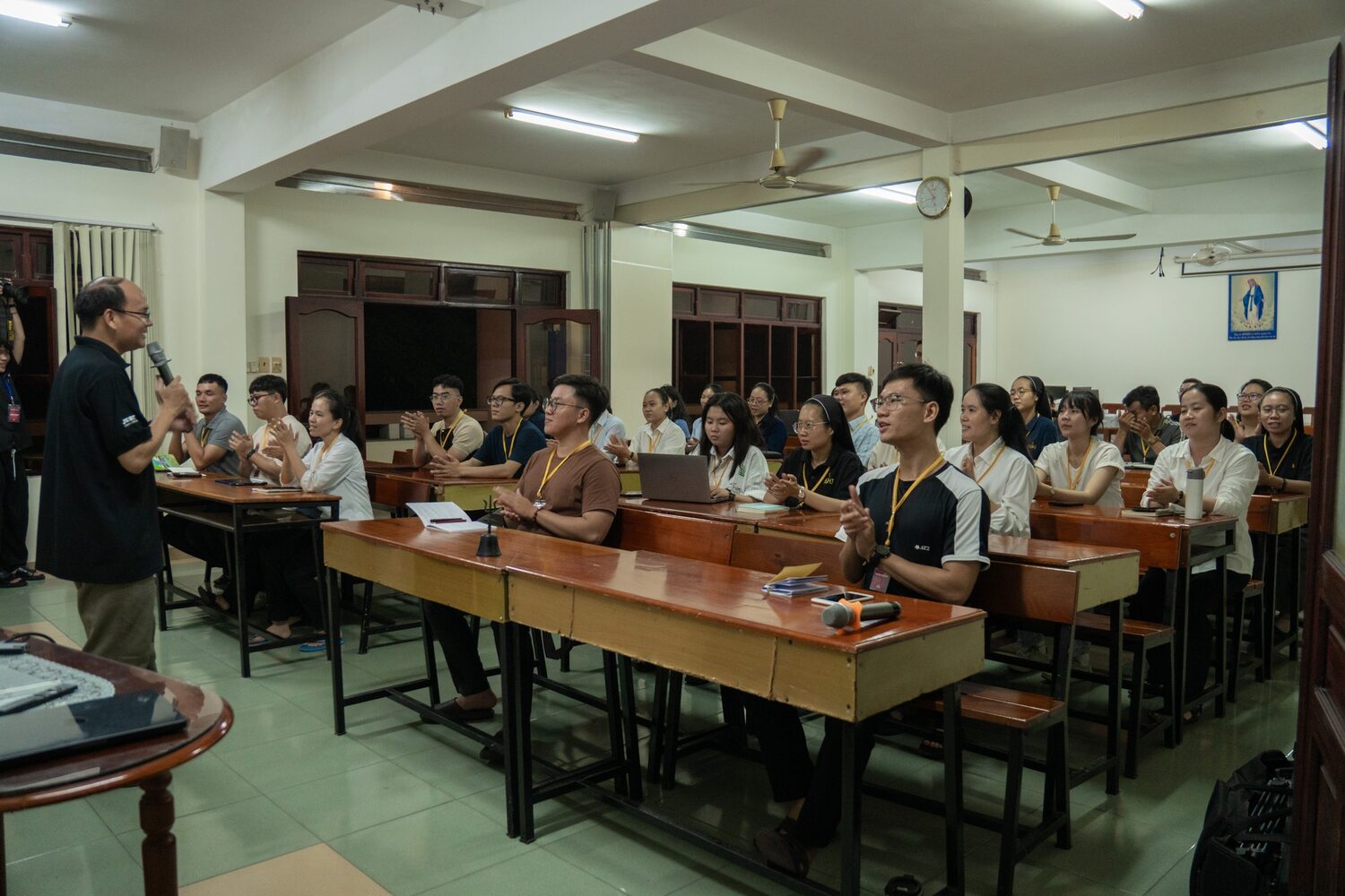 Truyền thông Lòng Biết Ơn Truyền thông Lòng Biết Ơn