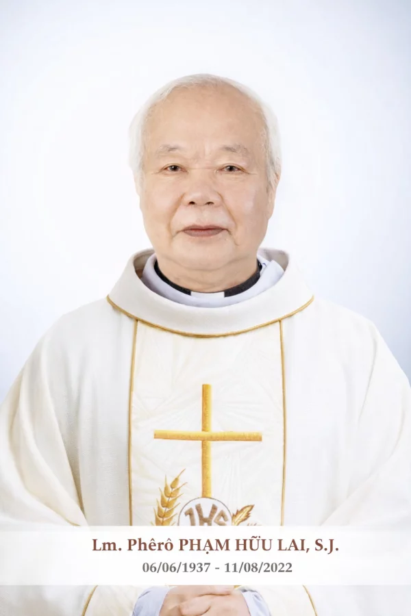 Cha Phêrô Phạm Hữu Lai, S.J. Cha Phêrô Phạm Hữu Lai, S.J.