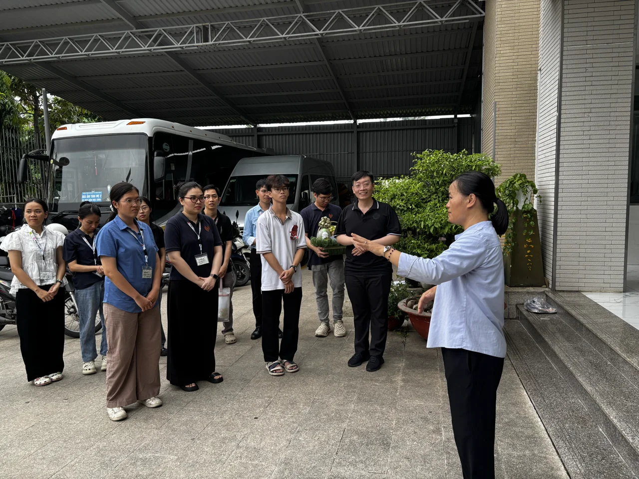 Từ đào tạo đến hành động: Người trẻ “Raise & Rise” thực hành giảng dạy tại Mái ấm Tình Mẹ 2 Từ đào tạo đến hành động: Người trẻ “Raise & Rise” thực hành giảng dạy tại Mái ấm Tình Mẹ 2