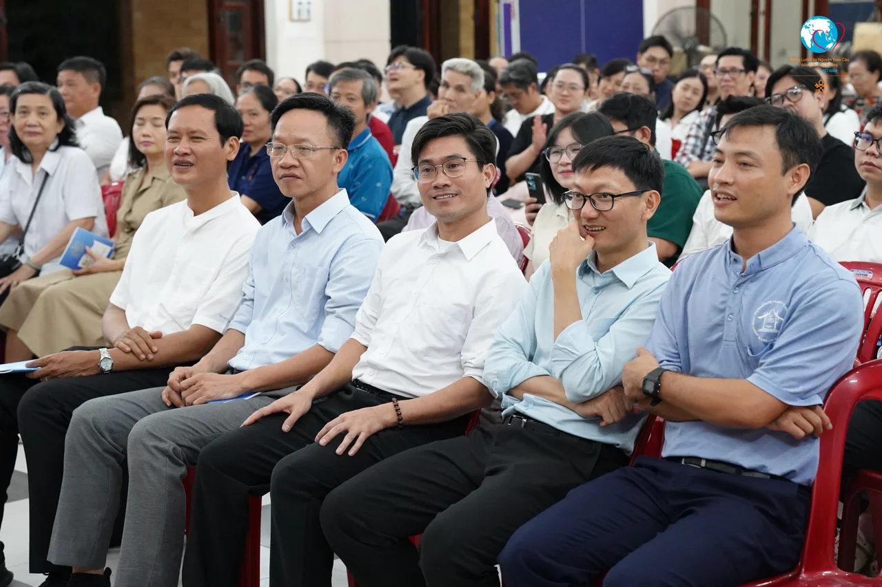 Mạng Lưới Cầu Nguyện tại Việt Nam: Lễ Trọng kính Thánh Tâm Chúa Giêsu và nghi thức chuyển giao sứ vụ Mạng Lưới Cầu Nguyện tại Việt Nam: Lễ Trọng kính Thánh Tâm Chúa Giêsu và nghi thức chuyển giao sứ vụ