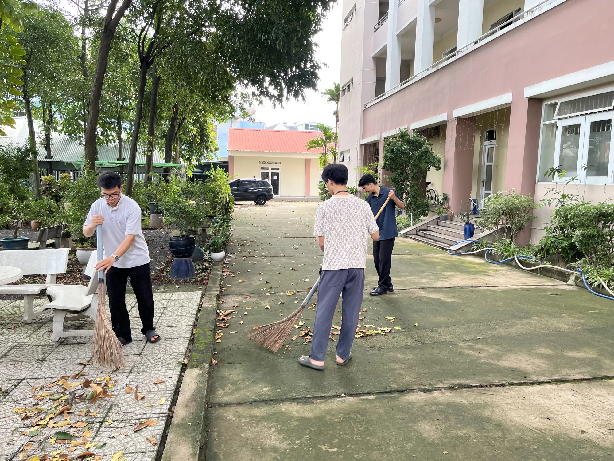 “24 giờ tập làm Jesuit” giúp bạn trẻ trải nghiệm đời sống Dòng Tên “24 giờ tập làm Jesuit” giúp bạn trẻ trải nghiệm đời sống Dòng Tên