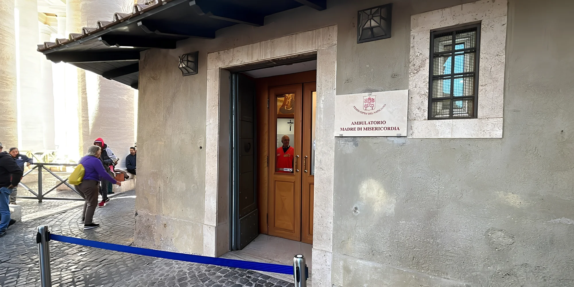 Phòng khám bệnh miễn phí của Vatican - nơi khuôn mặt người nghèo chính là khuôn mặt Chúa Kitô Phòng khám bệnh miễn phí của Vatican - nơi khuôn mặt người nghèo chính là khuôn mặt Chúa Kitô