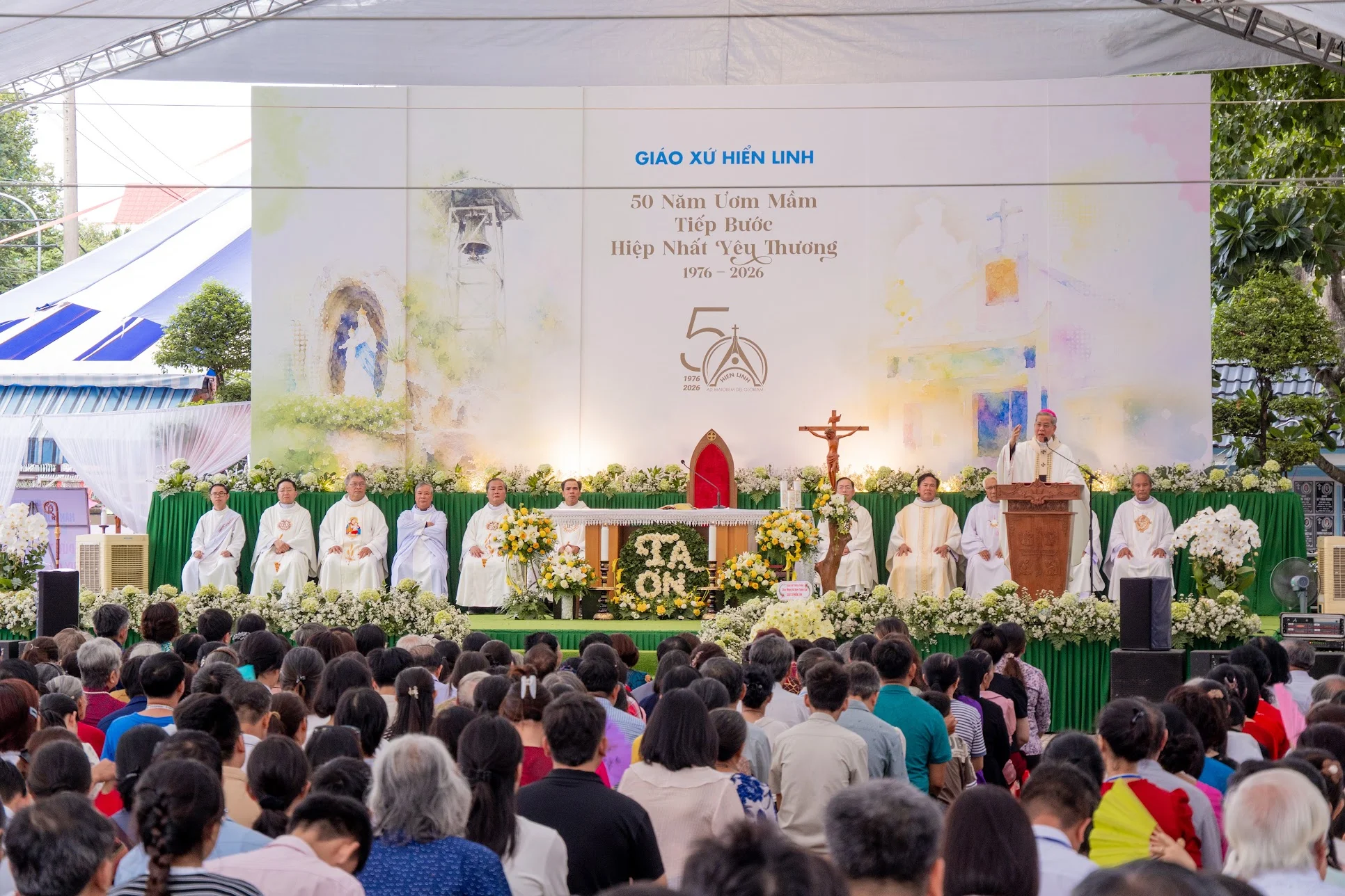Giáo xứ Hiển Linh: Năm mươi năm ươm mầm đức tin và nối dài yêu thương Giáo xứ Hiển Linh: Năm mươi năm ươm mầm đức tin và nối dài yêu thương