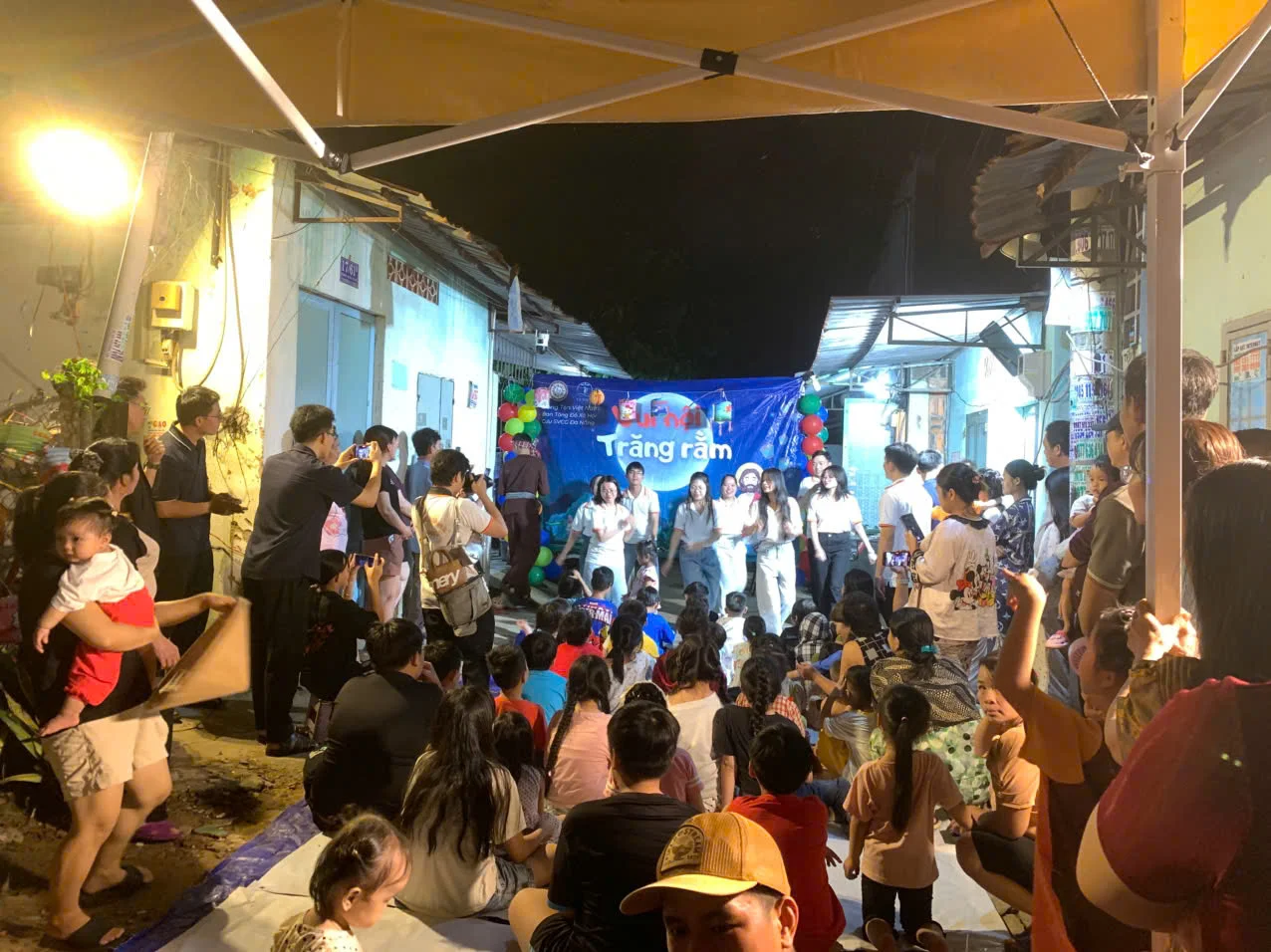 Một mùa trăng, hai cơn khát Một mùa trăng, hai cơn khát