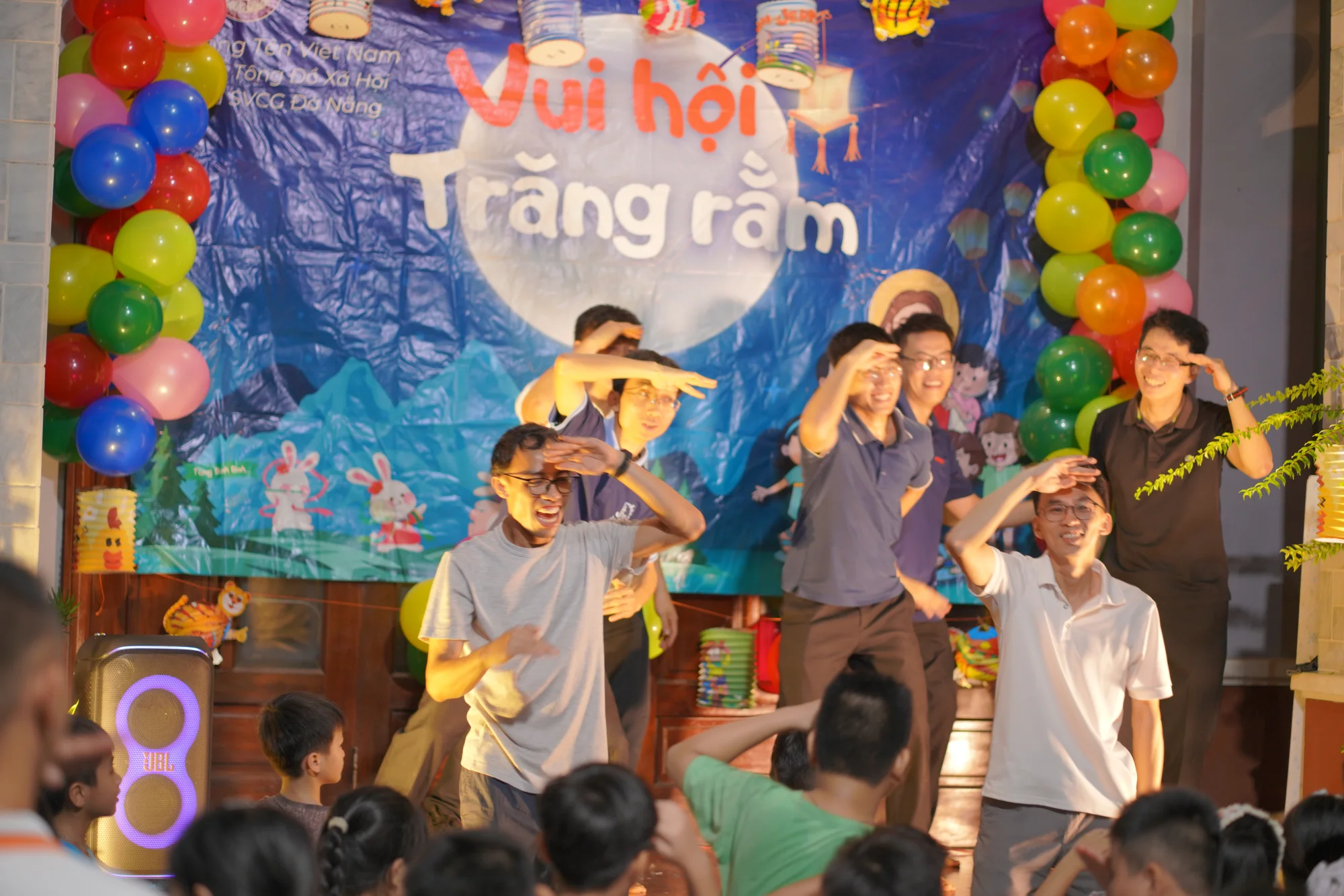 Một mùa trăng, hai cơn khát Một mùa trăng, hai cơn khát