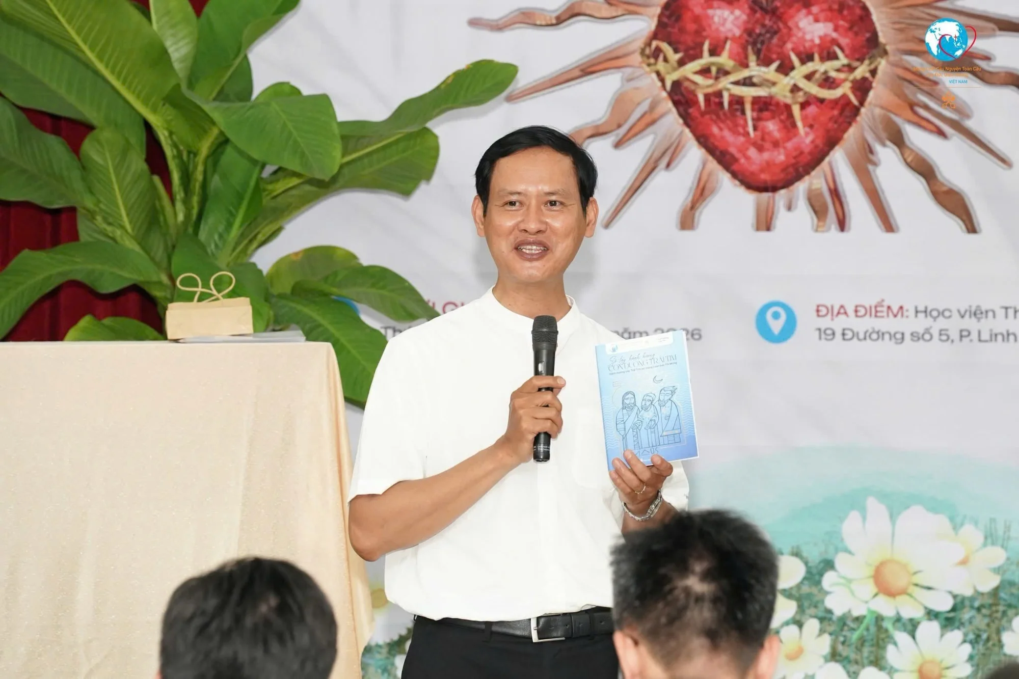 “Thánh Thể trên đường loan báo Tin Mừng” tại Giáo xứ Mẹ Vô Nhiễm – Hoa Lư - Giáo phận Kon Tum “Thánh Thể trên đường loan báo Tin Mừng” tại Giáo xứ Mẹ Vô Nhiễm – Hoa Lư - Giáo phận Kon Tum