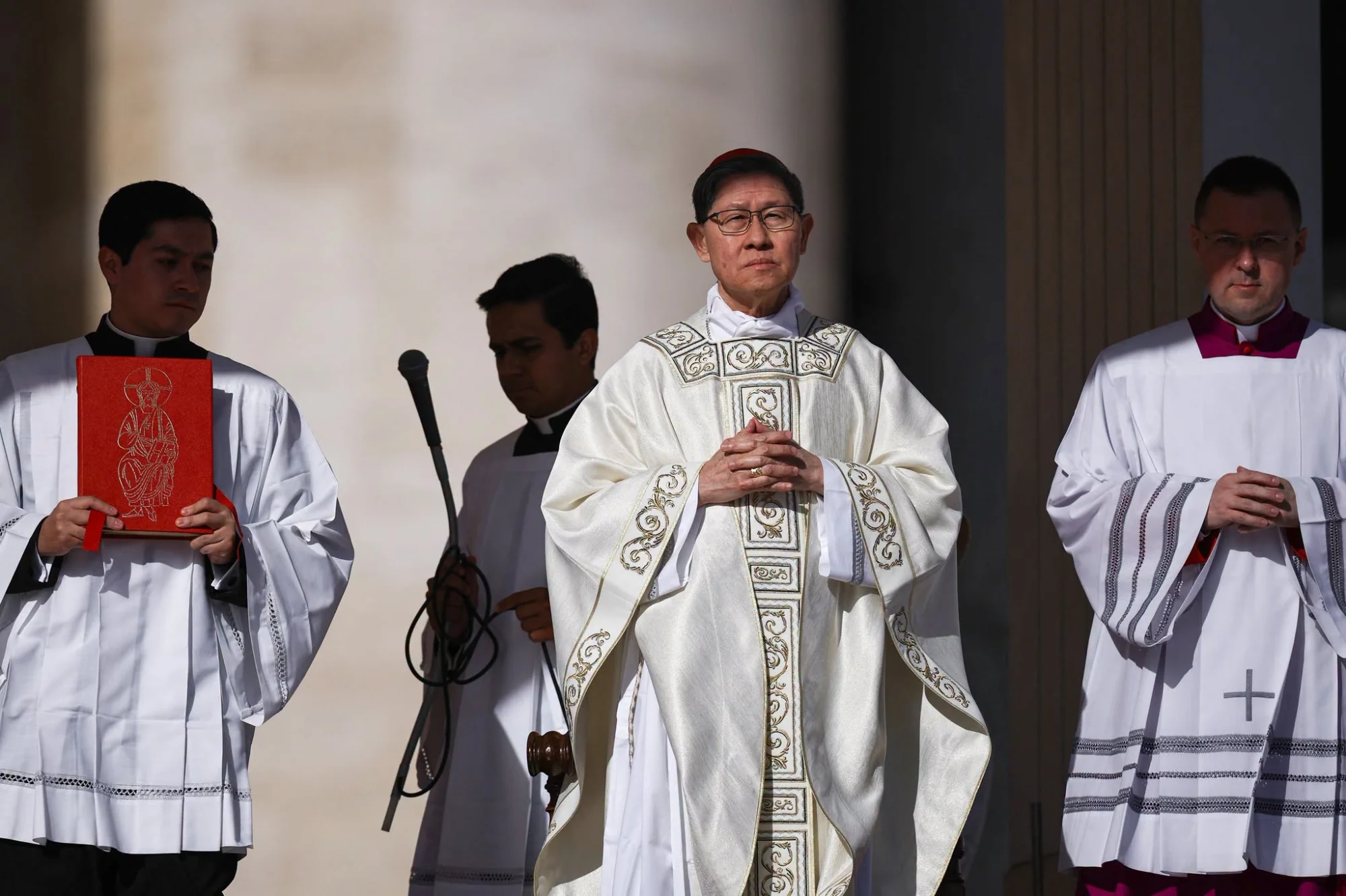 ĐHY Tagle chủ sự Thánh lễ bế mạc cuộc gặp gỡ nhân dịp 10 năm ban hành Tông huấn "Amoris laetitia" ĐHY Tagle chủ sự Thánh lễ bế mạc cuộc gặp gỡ nhân dịp 10 năm ban hành Tông huấn "Amoris laetitia"